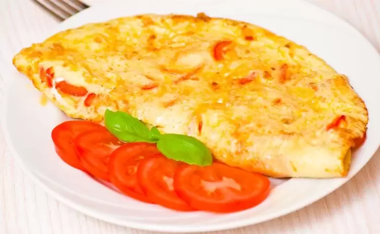 omelet with tomatoes for an egg diet