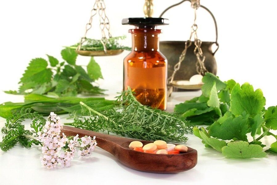 In a natural first aid kit, you can find an alternative to many synthesized drugs in the form of diuretic herbs. 