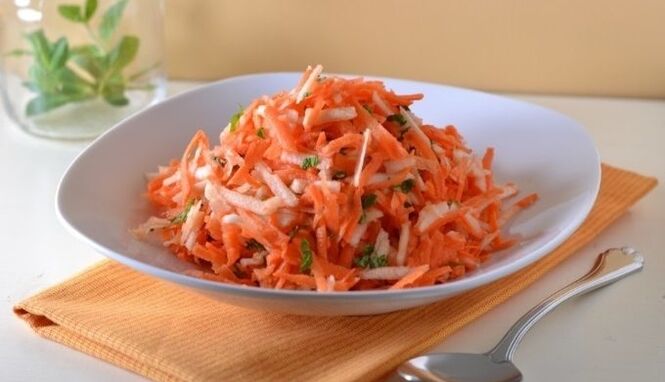 Dietary carrot-apple salad will provide the body of a person losing weight with vitamins